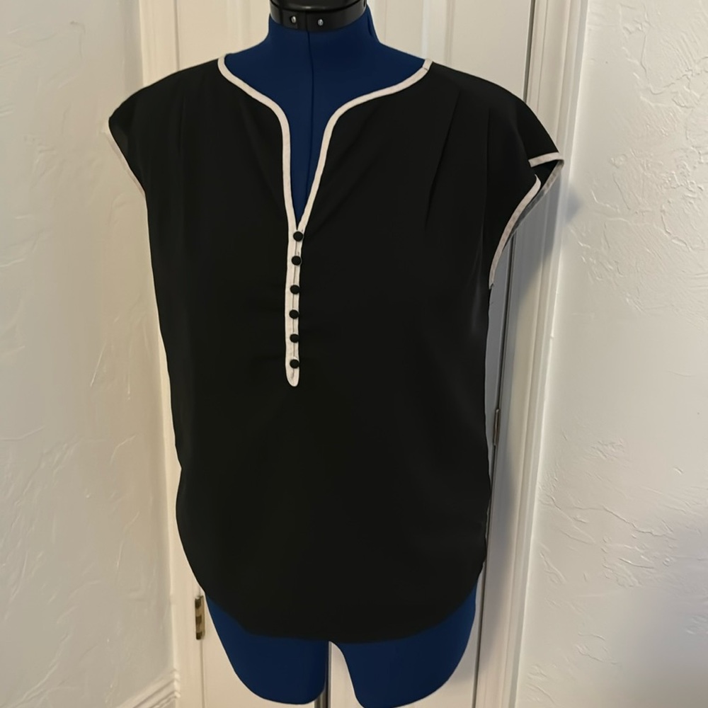 Women’s dress shirt